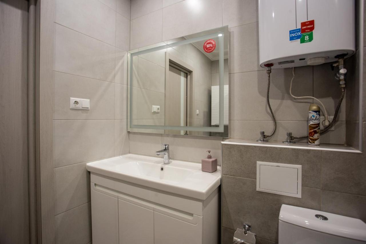 Ultra Lux 3 Rooms Apartment Near Arena City Киев Экстерьер фото